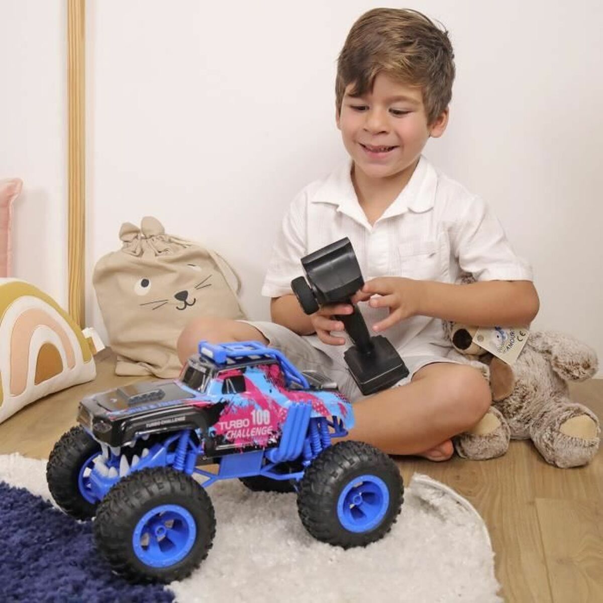 Remote-Controlled Car MGM-4