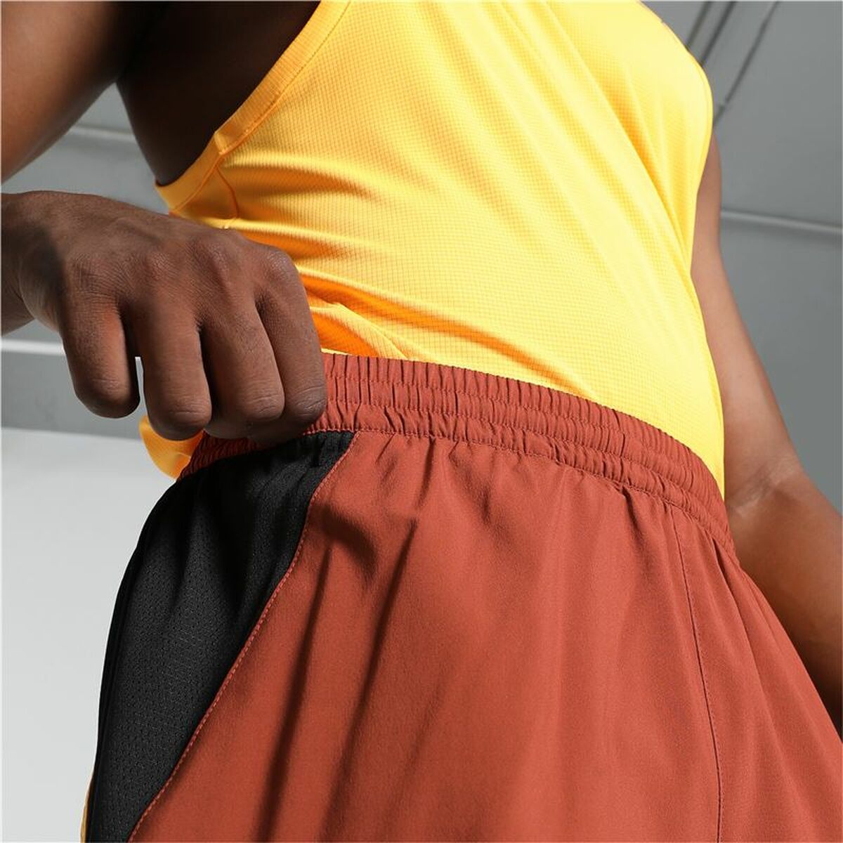 Sports Shorts for Women Puma Puma Run Favorite Velocity Woven 2In1 Mujer Brown-6