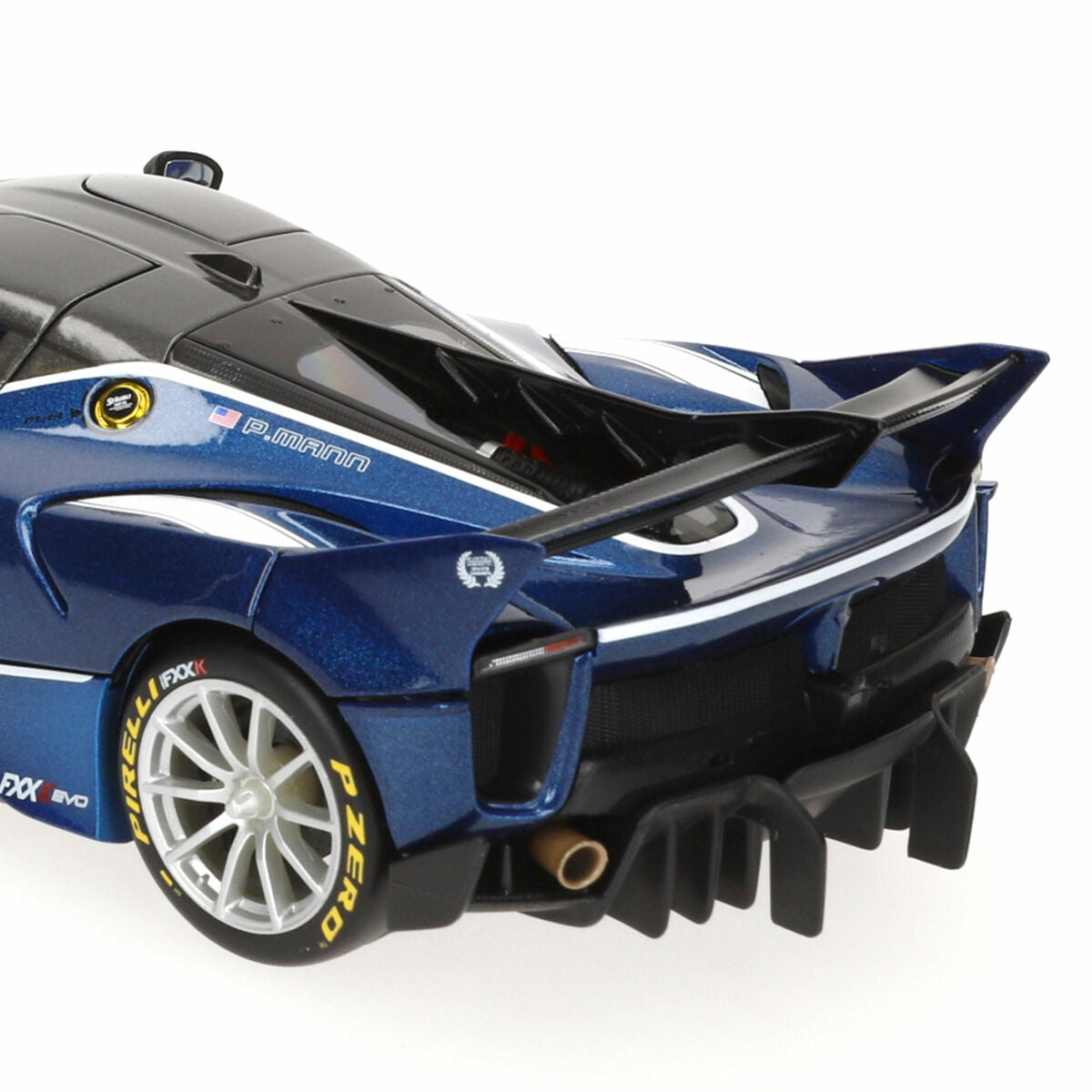 Car Bburago Ferrari FXX K-EVO #27 BL 1:18-2