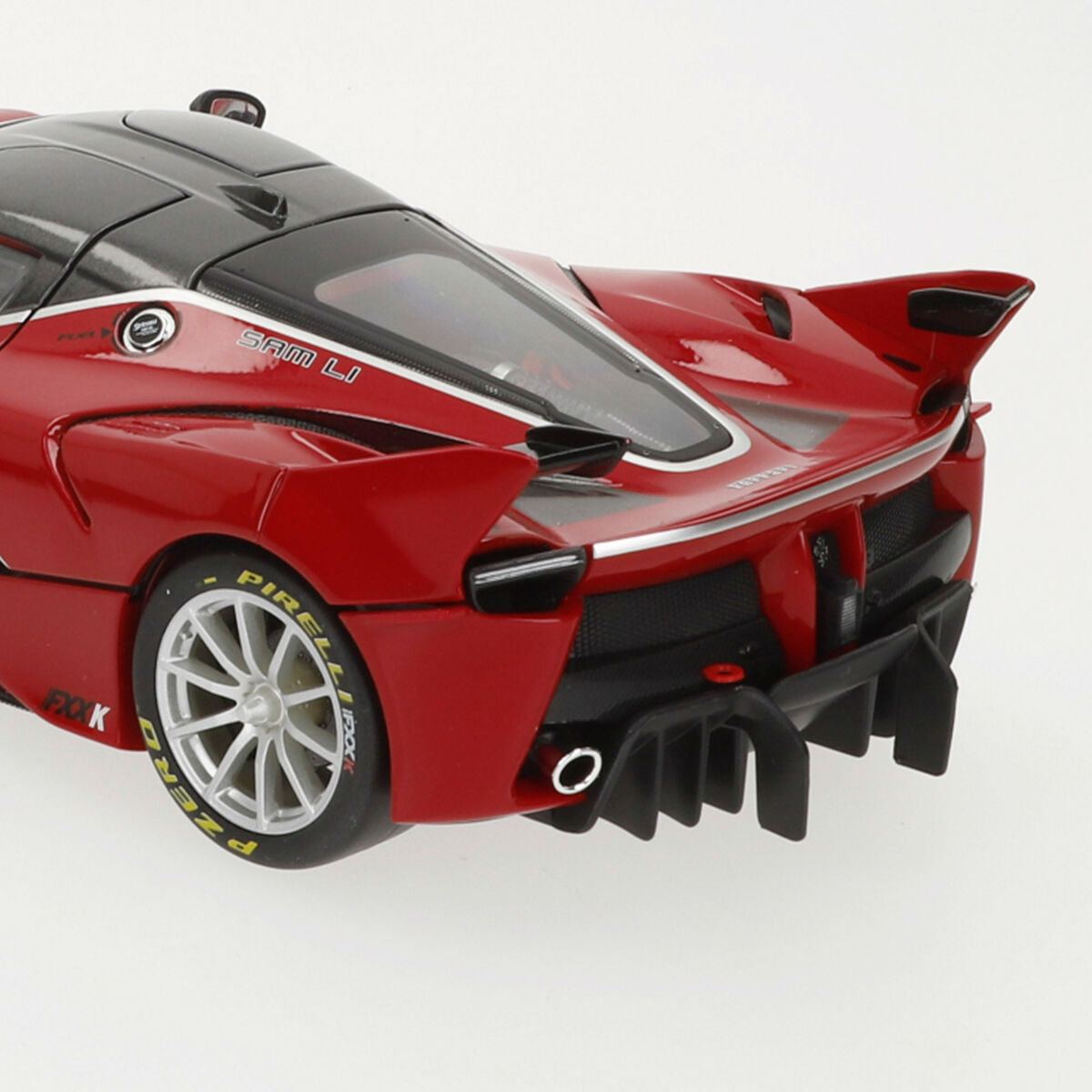 Car Bburago Ferrari FXX K #88 1:18-2