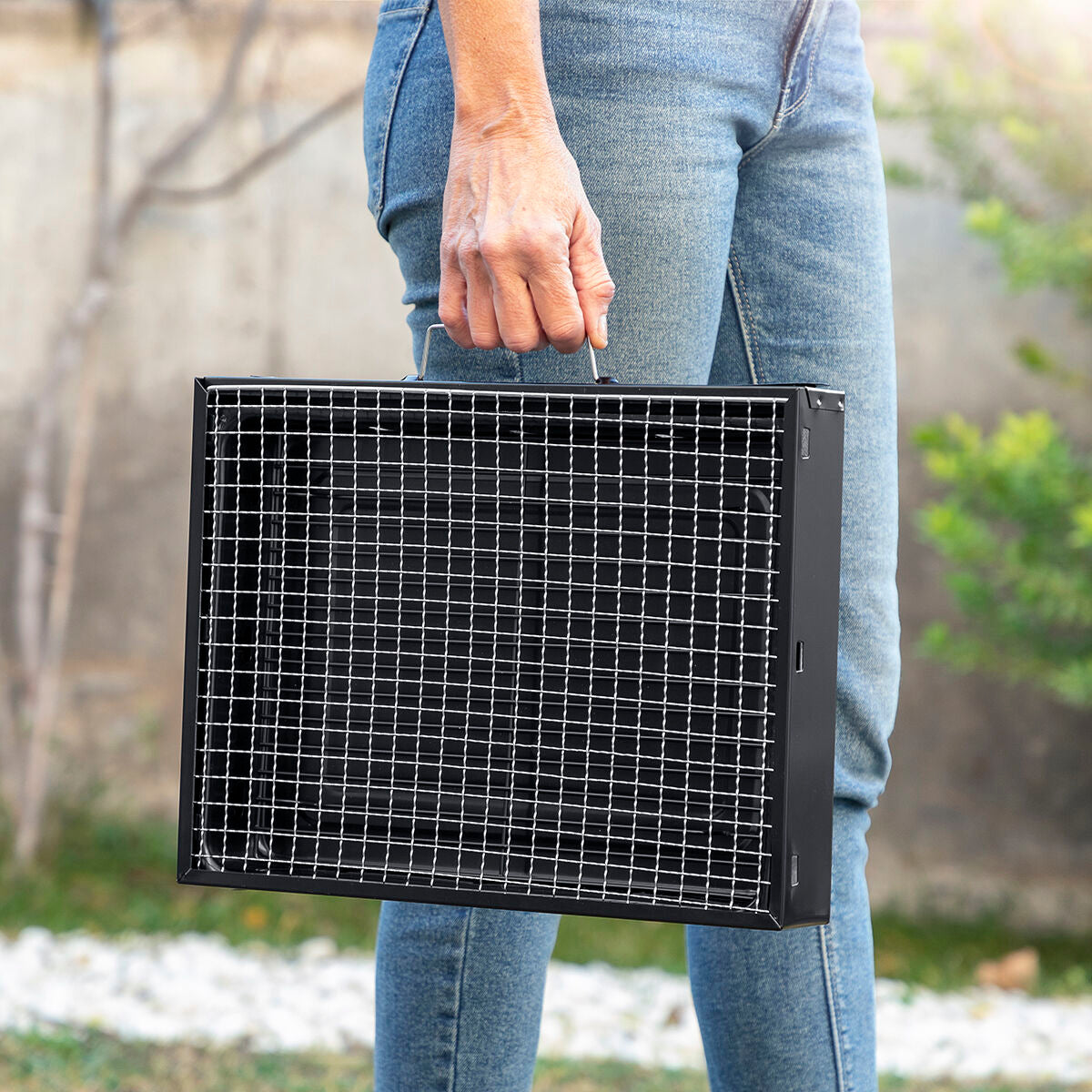 Folding Portable Barbecue for use with Charcoal BearBQ InnovaGoods-11