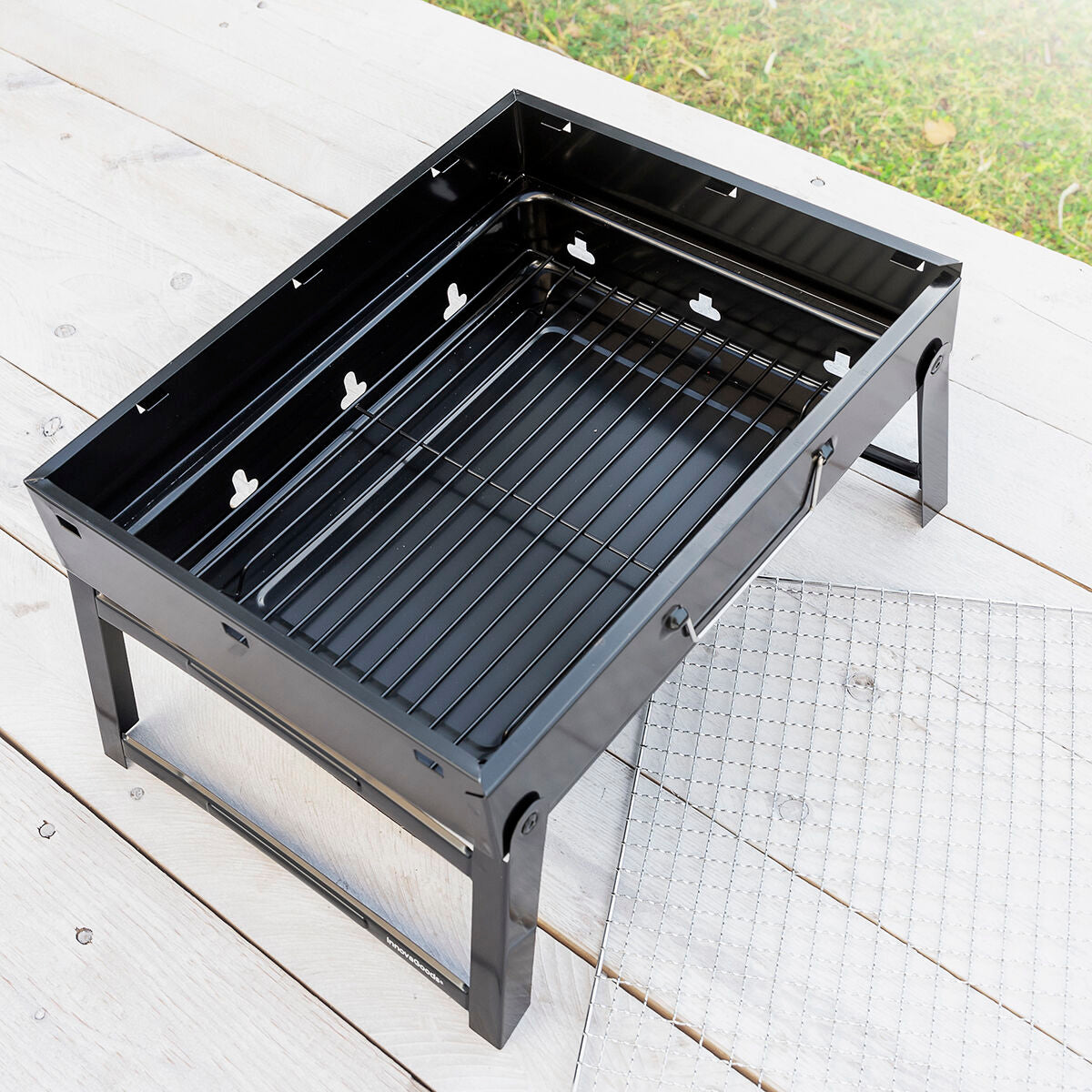Folding Portable Barbecue for use with Charcoal BearBQ InnovaGoods-6