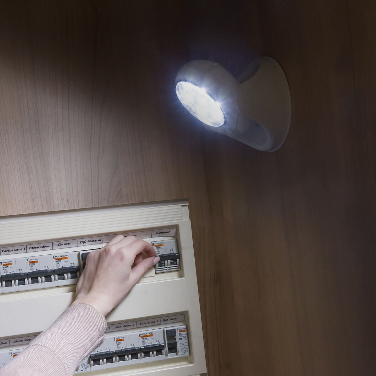 Motion Sensor LED Lamp Lumact 360º InnovaGoods-8